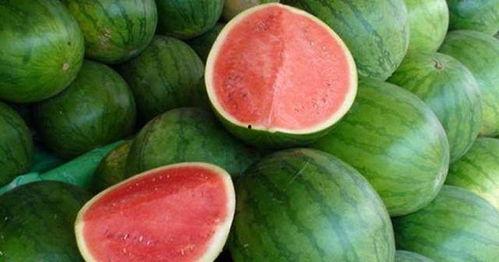 女的吃瓜怎么回答,揭秘网络八卦背后的社交现象  第1张