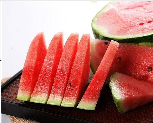 女的吃瓜怎么回答,揭秘网络八卦背后的社交现象  第2张