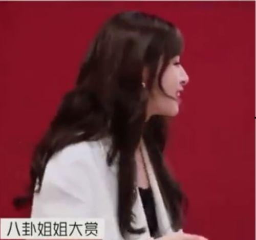 恋综吃瓜姐,揭秘明星恋爱幕后真相