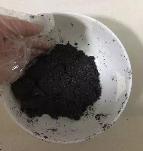 吃瓜黑色玫瑰,一场网络迷雾中的情感纠葛