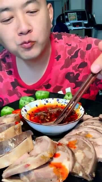 乡村大哥吃瓜,揭秘农村生活新风尚