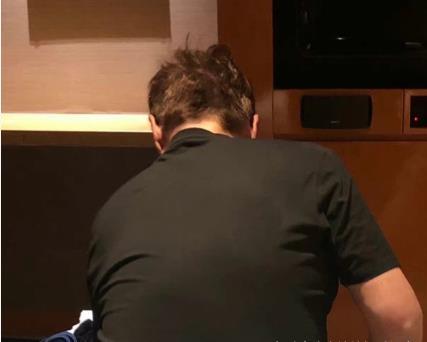 瓜姐吃瓜谭咏麟