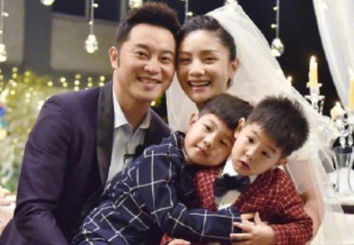 胡可张颂文点赞在线吃瓜